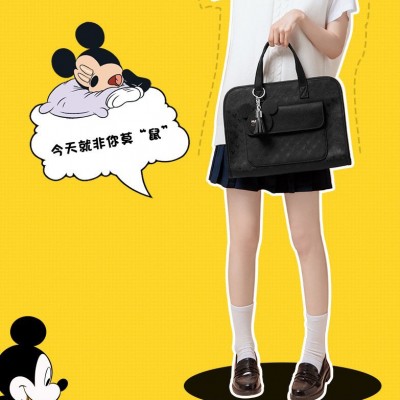 Túi Da Mickey Đeo Chéo Macbook Chính Hãng