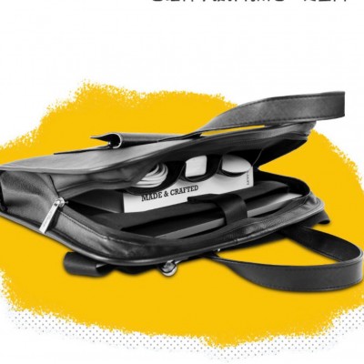 Túi Da Mickey Đeo Chéo Macbook Chính Hãng